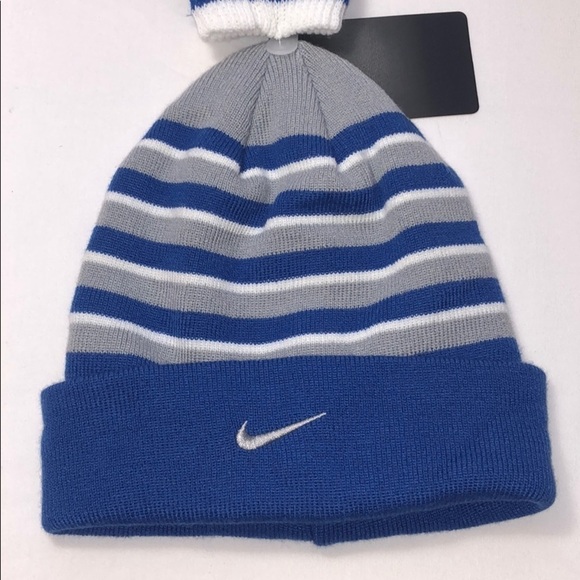 New Nike 2 Piece Boys Beanie Hat & Gloves Set - Picture 4 of 11